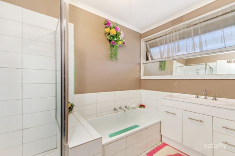 Property photo of 7 Revell Crescent St Albans VIC 3021