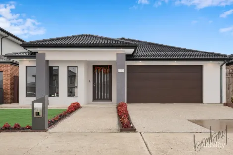 Property photo of 213 Wallara Waters Boulevard Wallan VIC 3756