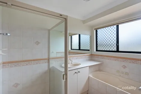 Property photo of 13 Wood Drive Middle Ridge QLD 4350