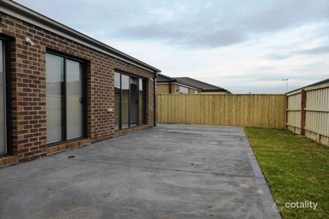 Property photo of 18 Allunga Way Werribee VIC 3030