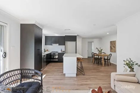 Property photo of 2/26A Cox Avenue Orange NSW 2800