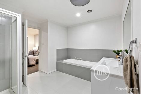 Property photo of 63 The Lakes Boulevard South Morang VIC 3752