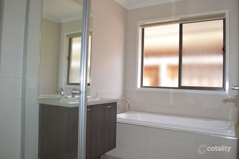 Property photo of 29 Raychelsbury Parade Wollert VIC 3750