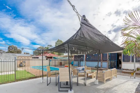 Property photo of 10 Beechcroft Place Camillo WA 6111