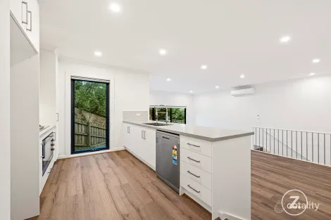 Property photo of 4/14 Outlook Drive Berwick VIC 3806