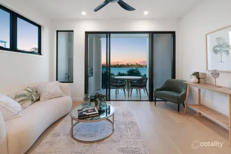 Property photo of 1/19 Watts Drive Varsity Lakes QLD 4227