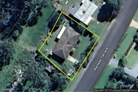 Property photo of 32 Railway Terrace Crows Nest QLD 4355