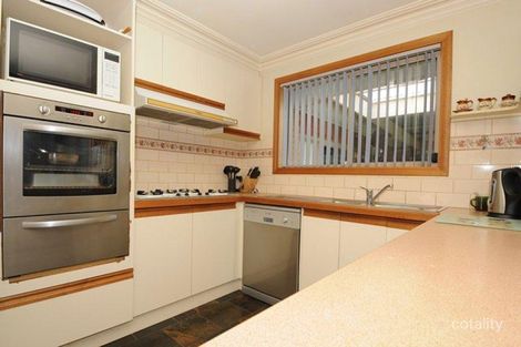 Property photo of 11 Honeysuckle Place Hoppers Crossing VIC 3029