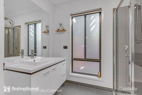 Property photo of 4 Hakea Court Kyabram VIC 3620