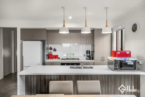 Property photo of 7 Orbit Street Clyde North VIC 3978