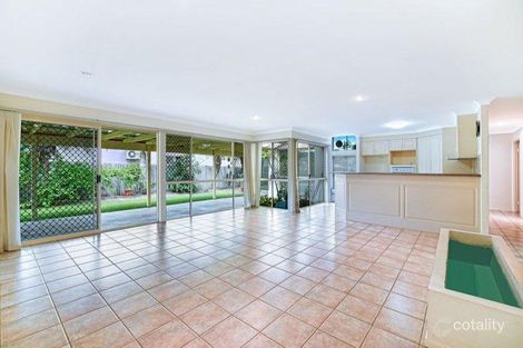 Property photo of 14 Glenwater Crescent Helensvale QLD 4212