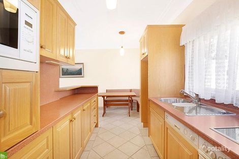 Property photo of 19 Leigh Crescent Unanderra NSW 2526