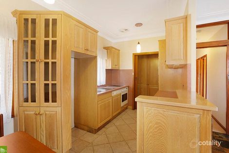 Property photo of 19 Leigh Crescent Unanderra NSW 2526