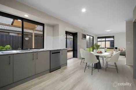 Property photo of 2 Derwent Road Werribee VIC 3030