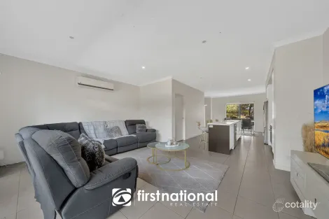 Property photo of 30/2 Sanoma Drive Skye VIC 3977