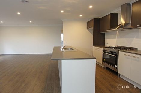 Property photo of 6 Coorong Walk Werribee VIC 3030
