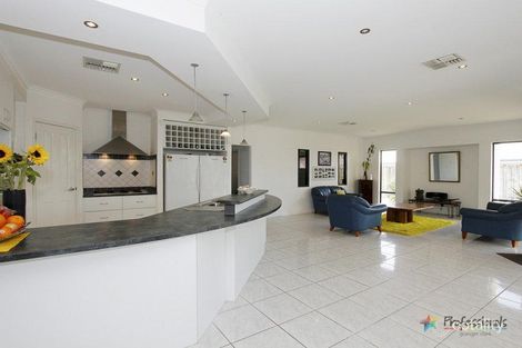 Property photo of 8 Sandown Circle Henley Brook WA 6055