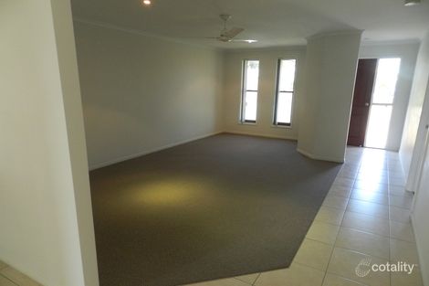 Property photo of 4 Hill View Place New Auckland QLD 4680