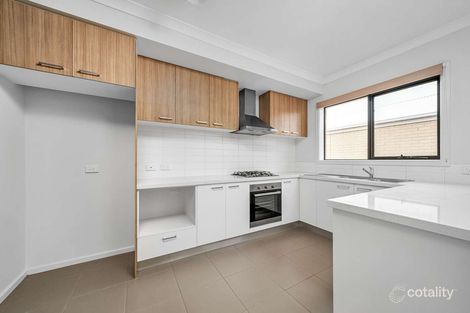 Property photo of 185 Wheelers Park Drive Cranbourne North VIC 3977