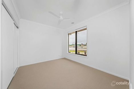 Property photo of 185 Wheelers Park Drive Cranbourne North VIC 3977