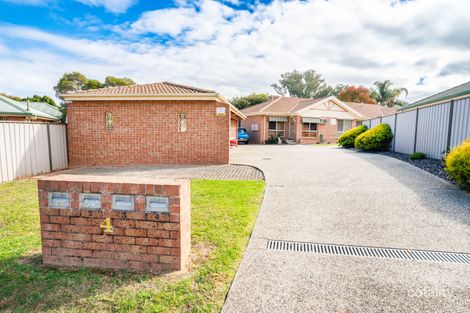 Property photo of 2/4 Owen Court Lavington NSW 2641