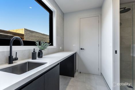 Property photo of 2/202 Elizabeth Street Coburg North VIC 3058