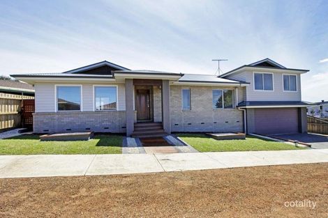 2b Royal Cres, Hamlyn Heights, VIC 3215