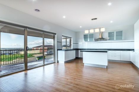 Property photo of 2 Hilton Rise Darley VIC 3340
