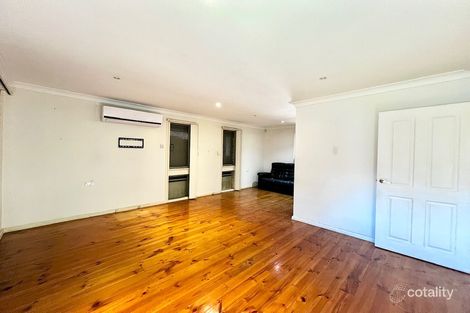 Property photo of 1 Paper Bark Place Macquarie Fields NSW 2564