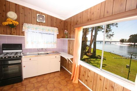 Property photo of 1 Natuna Avenue Budgewoi NSW 2262