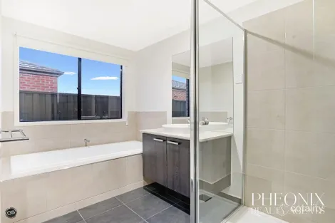 Property photo of 4 Manda Circuit Tarneit VIC 3029