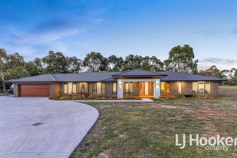 21b Meeking Dr, Pakenham, VIC 3810