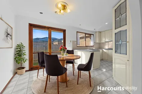 Property photo of 1/77 Springfield Crescent Hampton Park VIC 3976