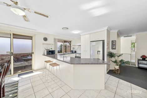 Property photo of 17 Trade Winds Drive Helensvale QLD 4212