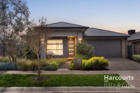 18 HARSLETT ST, KALKALLO, VIC 3064