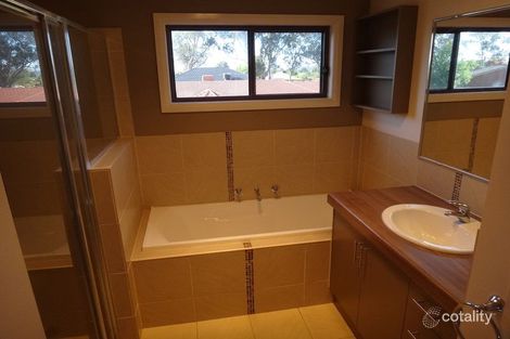 Property photo of 1/4 St Levans Place Lavington NSW 2641