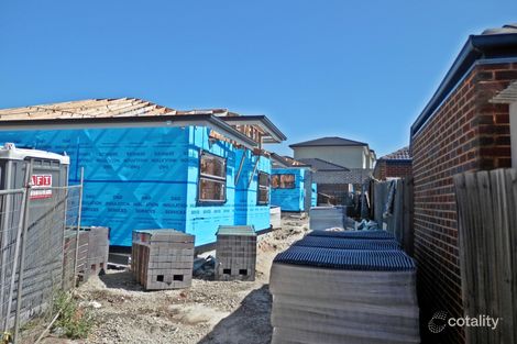 Property photo of 2/15 Evans Crescent Reservoir VIC 3073