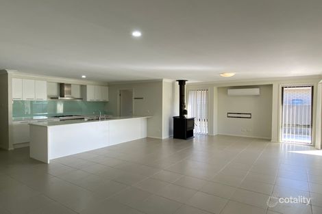 Property photo of 8 Fonda Avenue Rutherford NSW 2320