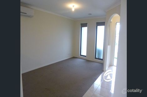 Property photo of 1 Doonie Way Pakenham VIC 3810