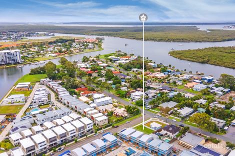 215 Marina Quays Bvd, Hope Island, QLD 4212