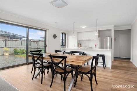 Property photo of 3 Aspect Parade Alfredton VIC 3350