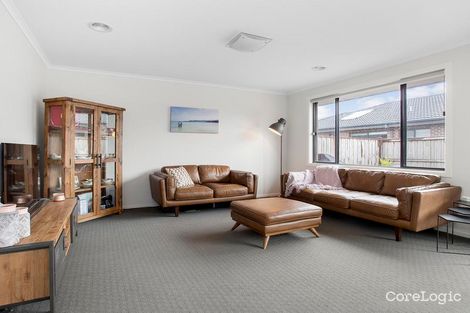 Property photo of 3 Aspect Parade Alfredton VIC 3350