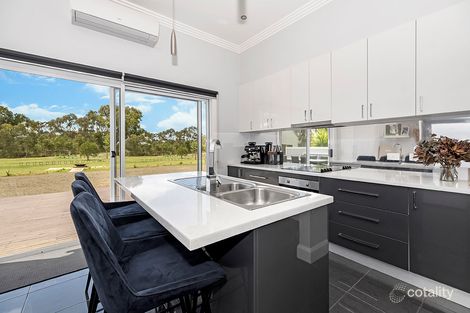 Property photo of 3 Maddison View Hamilton VIC 3300