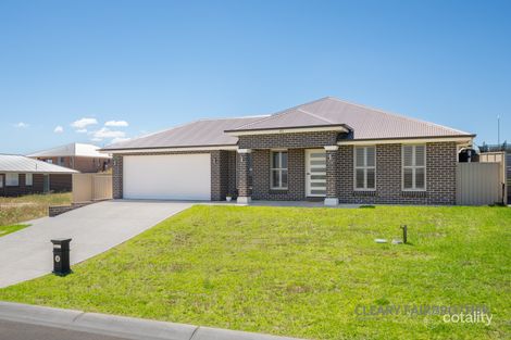 Property photo of 43 Newlands Crescent Kelso NSW 2795