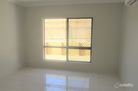 Property photo of 32 Franklin Drive Mount Louisa QLD 4814