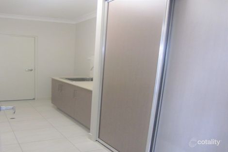 Property photo of 32 Franklin Drive Mount Louisa QLD 4814