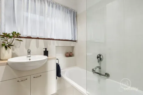 Property photo of 17 Melville Drive Greensborough VIC 3088