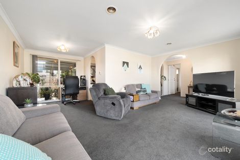 Property photo of 4 Ashlene Grove Carrum Downs VIC 3201