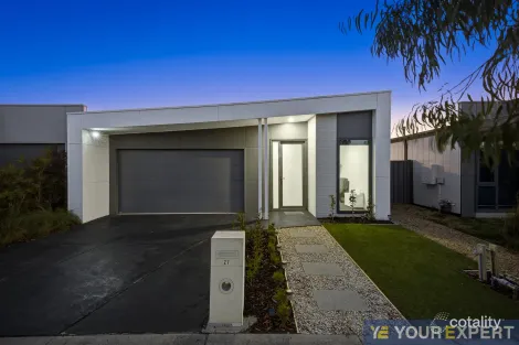 27 Timberline Pkwy, Pakenham, VIC 3810