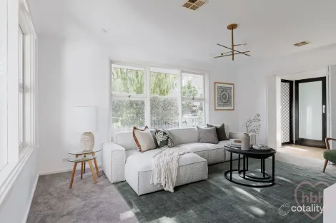 Property photo of 12 Morgan Crescent Curtin ACT 2605